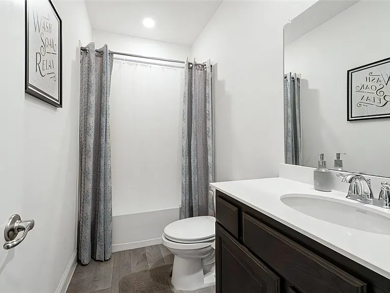Bathroom 2 - Full Bath
