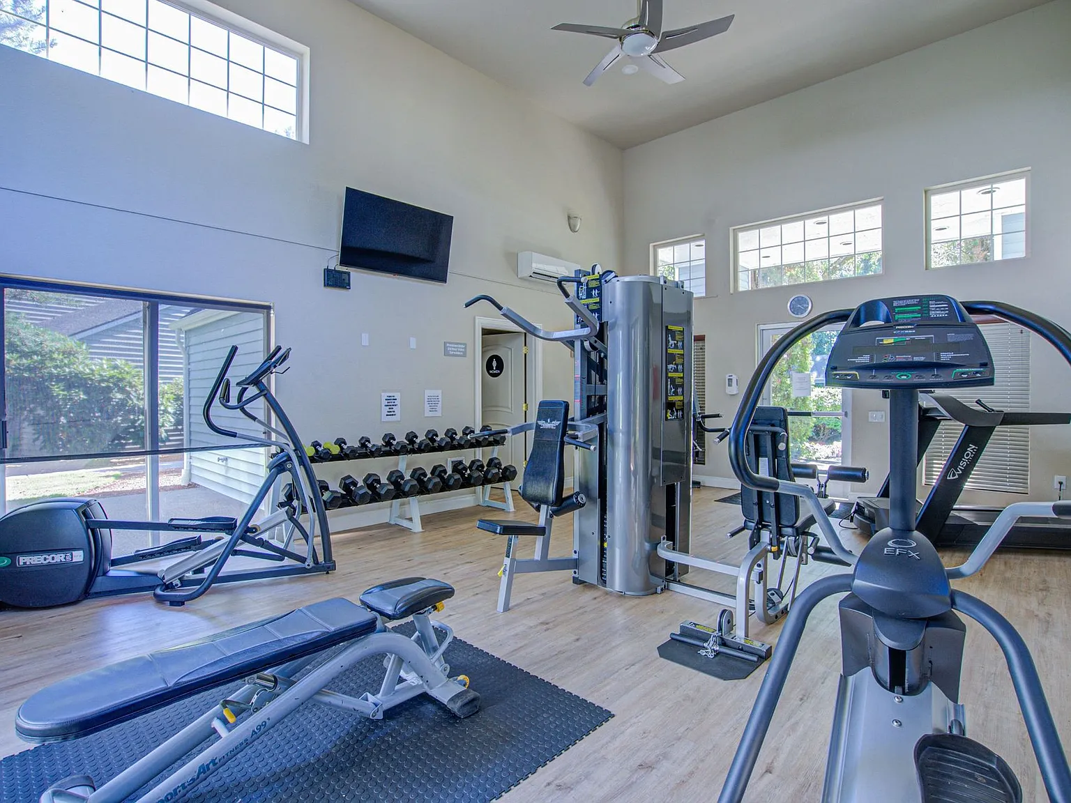 PARKGROVE APARTMENTS — Photo 4