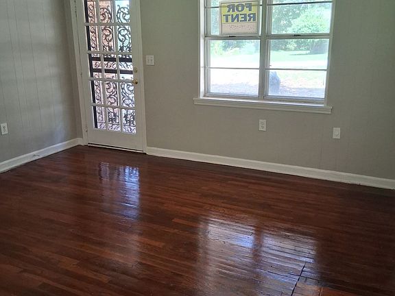 5th image of 205 Crestview Dr