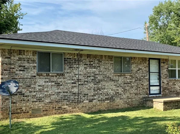 107 North St, Gans, OK 74936