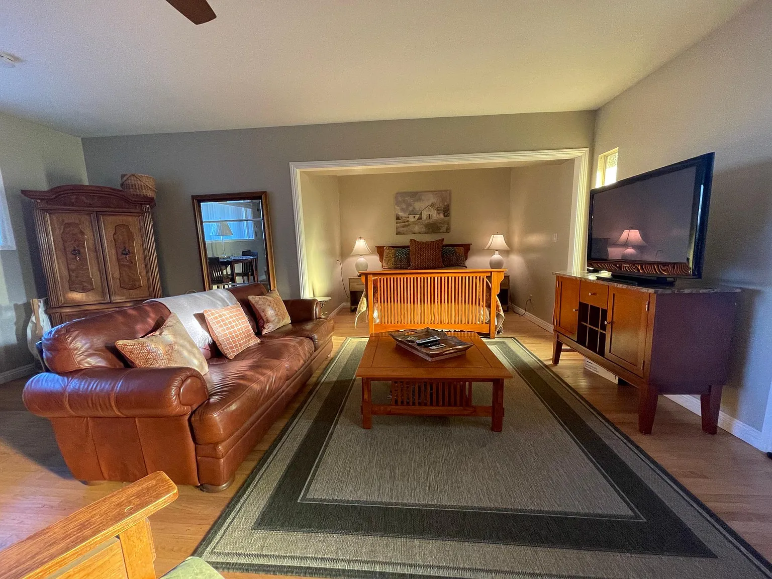 4224 Blackthorne Ave — Photo 3