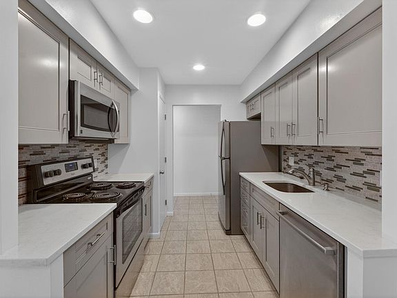 5th image of 110 Turtle Creek Rd APT 6