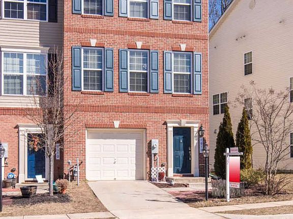 4th image of 1012 Pultney Ln