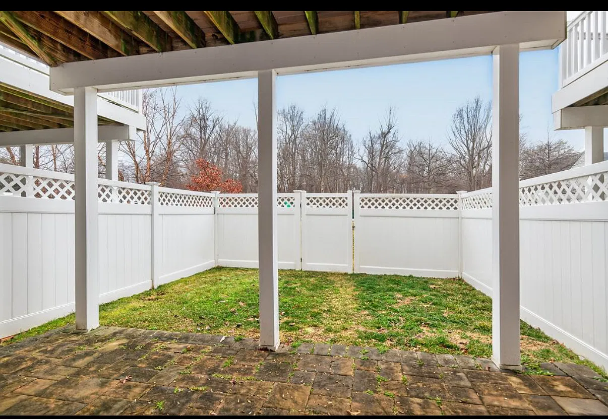 3 bed, 2.5 bath, 2096 sqft, $3,400 — Photo 2