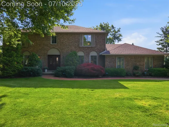 28854 Eton Gln, Farmington Hills, MI 48331