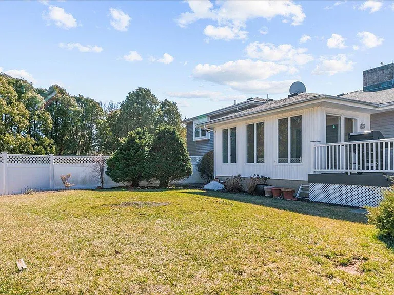 300 Old York Rd — Photo 34