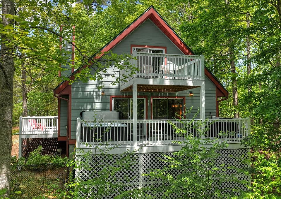 1st image of 134 Mountain Hideaway Ln
