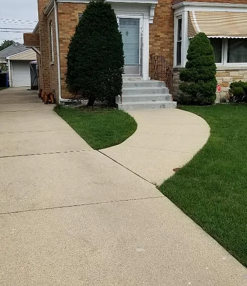 5117 N Neva Ave — Photo 2