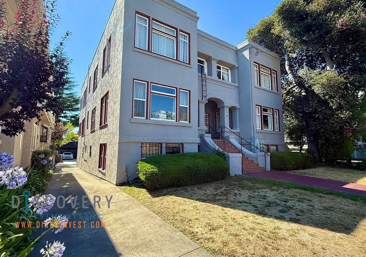 College Ave. 2814 — Photo 1