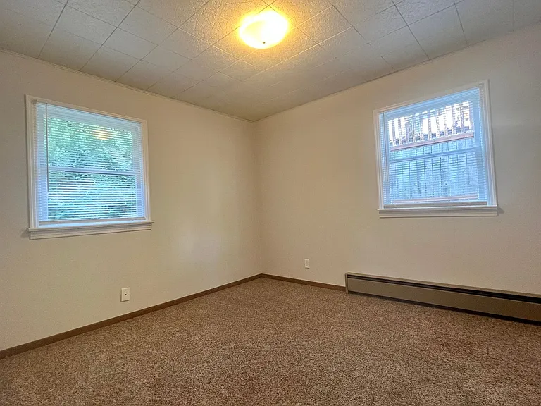 16043 Sylvester Rd SW — Photo 9