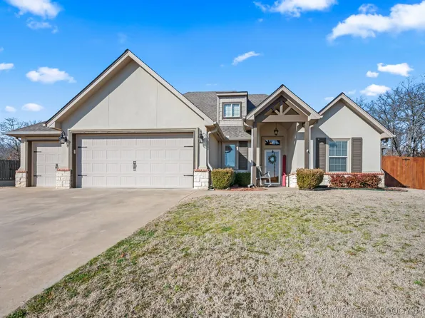 670 Kingston Pl, Tahlequah, OK 74464