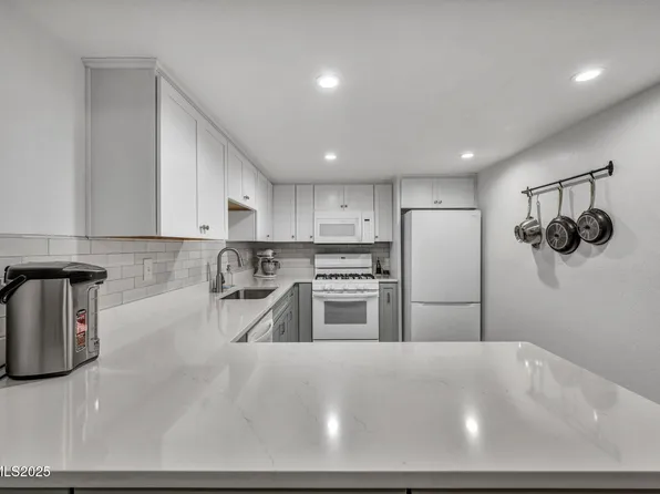2300 Dickerson Rd APT 25, Reno, NV 89503