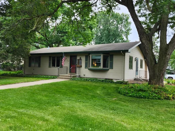 2321 Ivy Ln, Bloomington, MN 55431