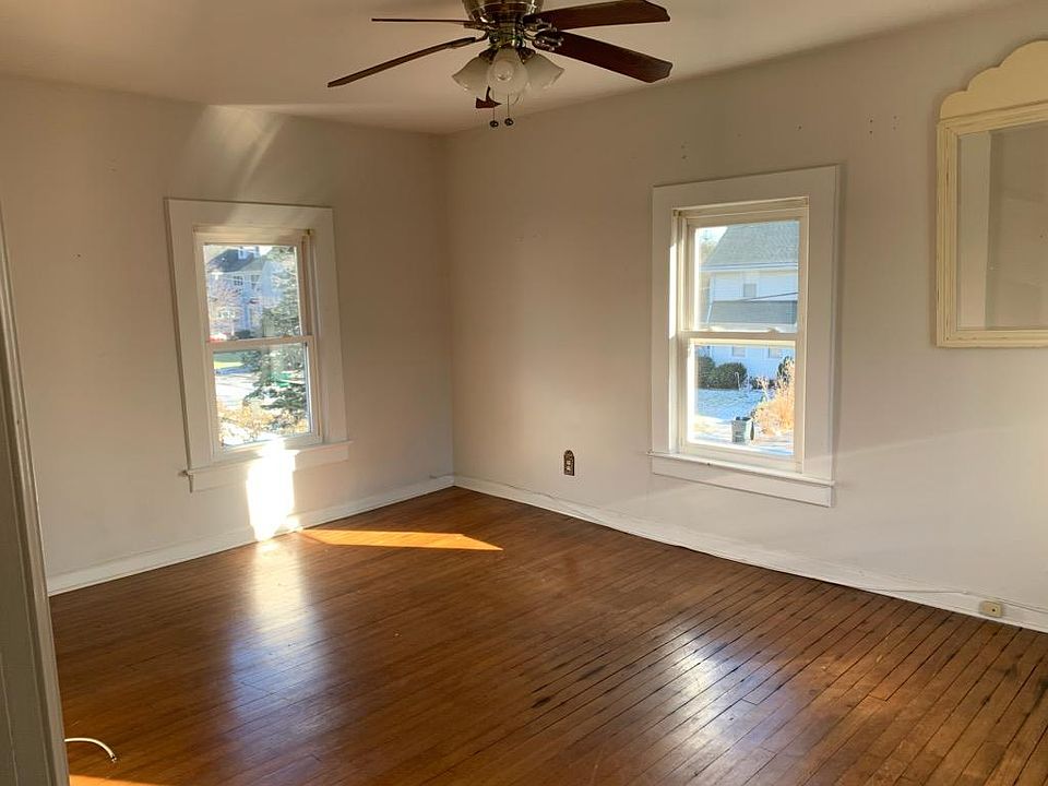 2nd image of 27 Gibbons Pl