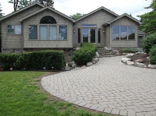 3784 W Maple Rd, Bloomfield Hills, MI 48301