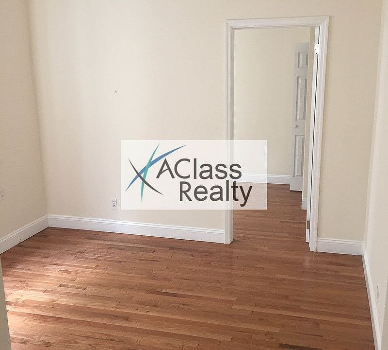 2nd image of 2538 43rd St APT D3