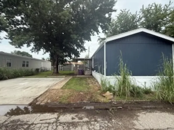 2125 Patricia Pl, Manhattan, KS 66502