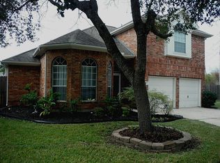 802 Portsmouth Dr, Pearland, TX 77584