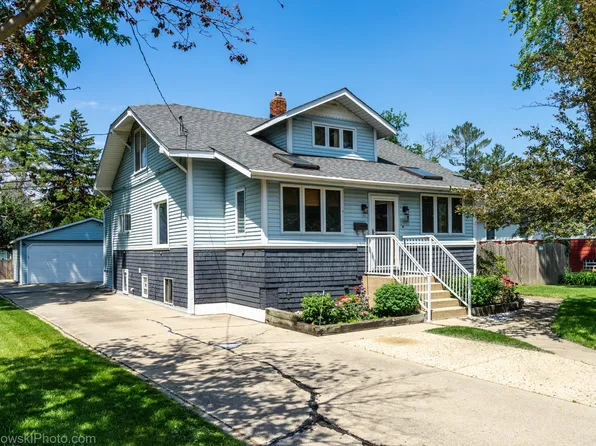 1888 Miner St, Des Plaines, IL 60016