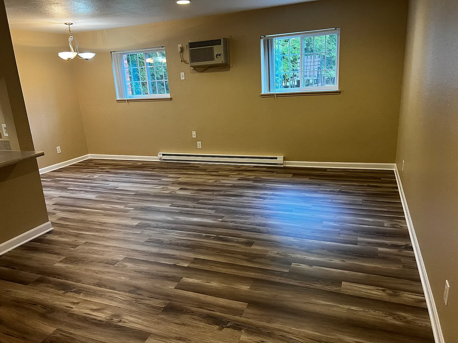 2 bed, 750 sqft, $1,200 — Photo 2