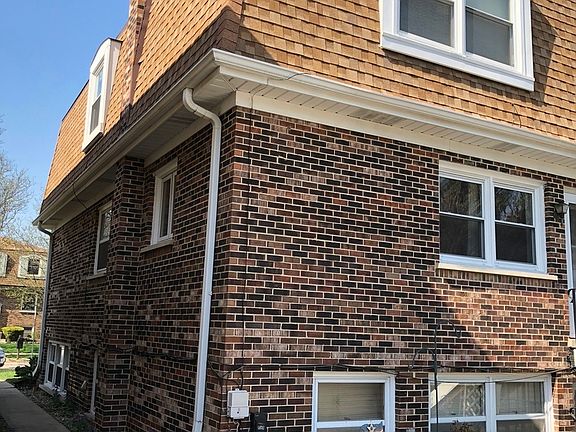 3rd image of 10407 Waterford Dr