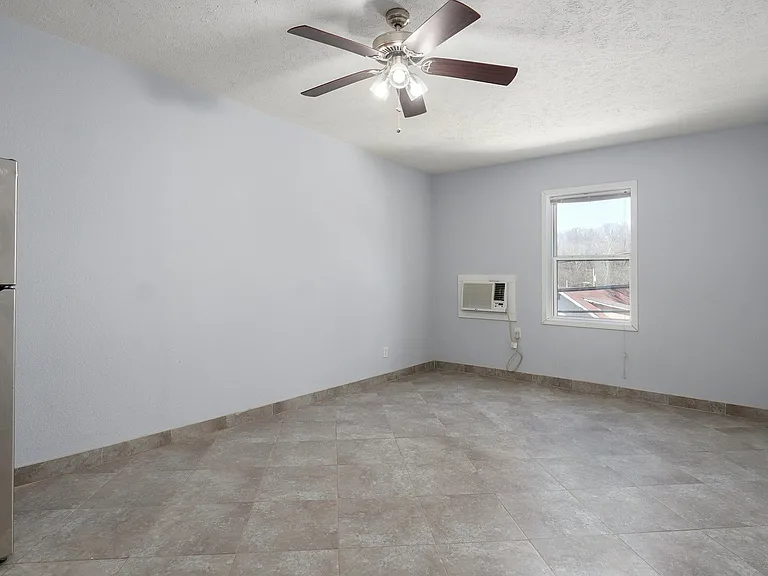 22140 Main St #8 — Photo 3