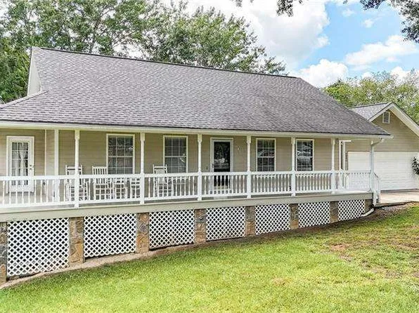 583 Avondale Dr, Rocky Face, GA 30740