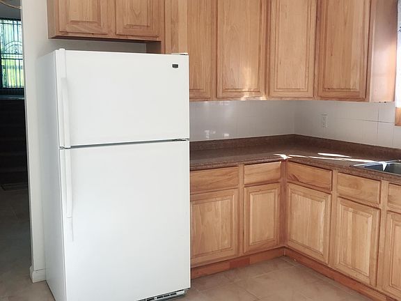 3rd image of 129 Moreland St