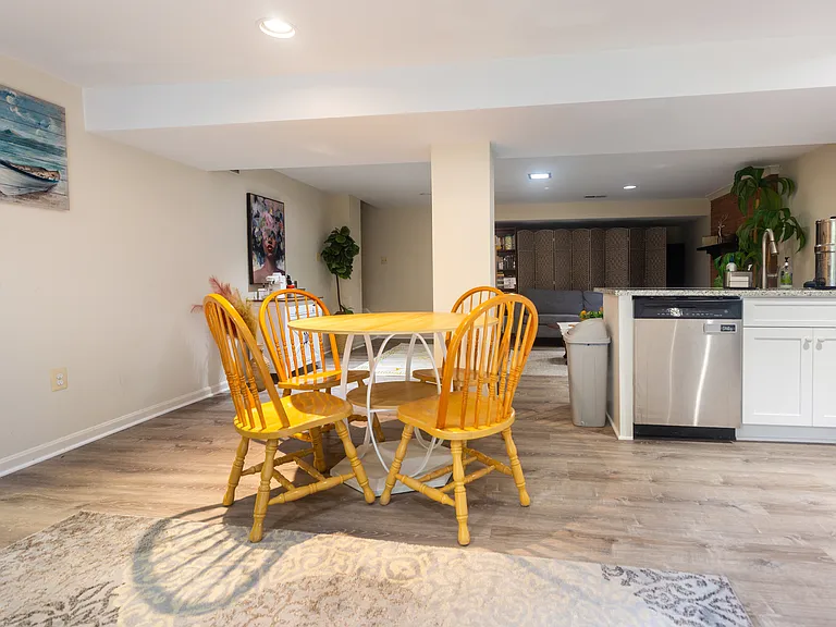 Fairwood Ln — Photo 19