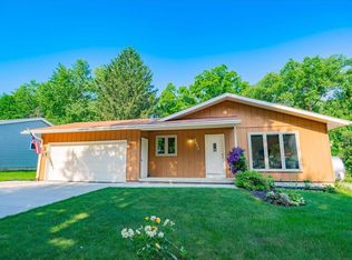 2602 Sara Rd, Madison, WI 53711