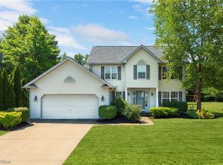 27081 Glenside Ln, Olmsted Township, OH