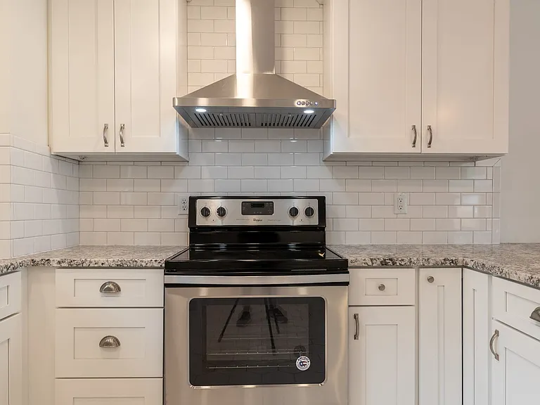 528 E Normal St — Photo 16