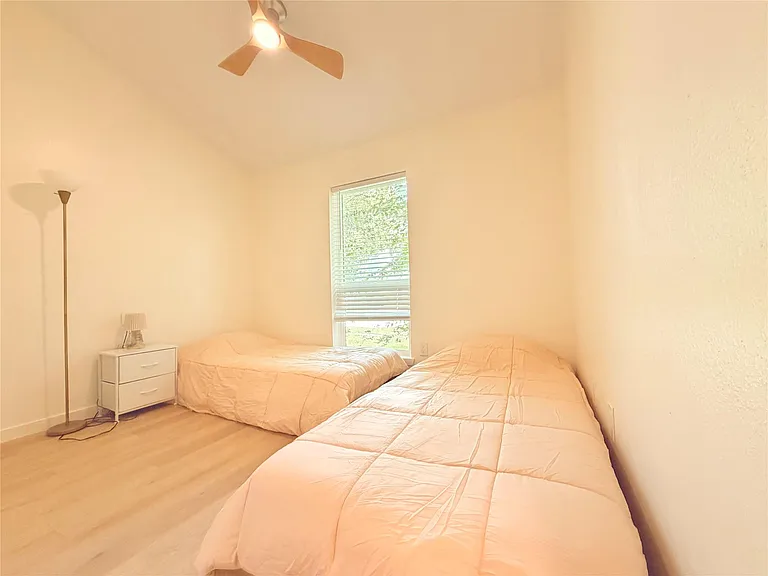2533 Knoxville Dr — Photo 6