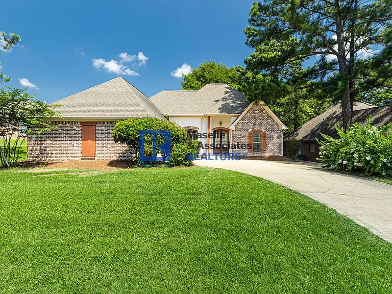 153 Hartfield Dr — Photo 4