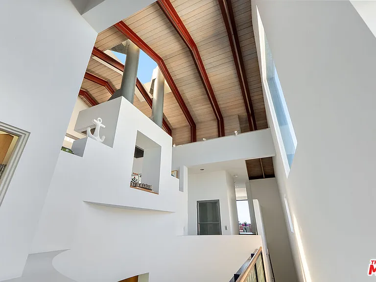 3410 Hermosa Ave — Photo 6