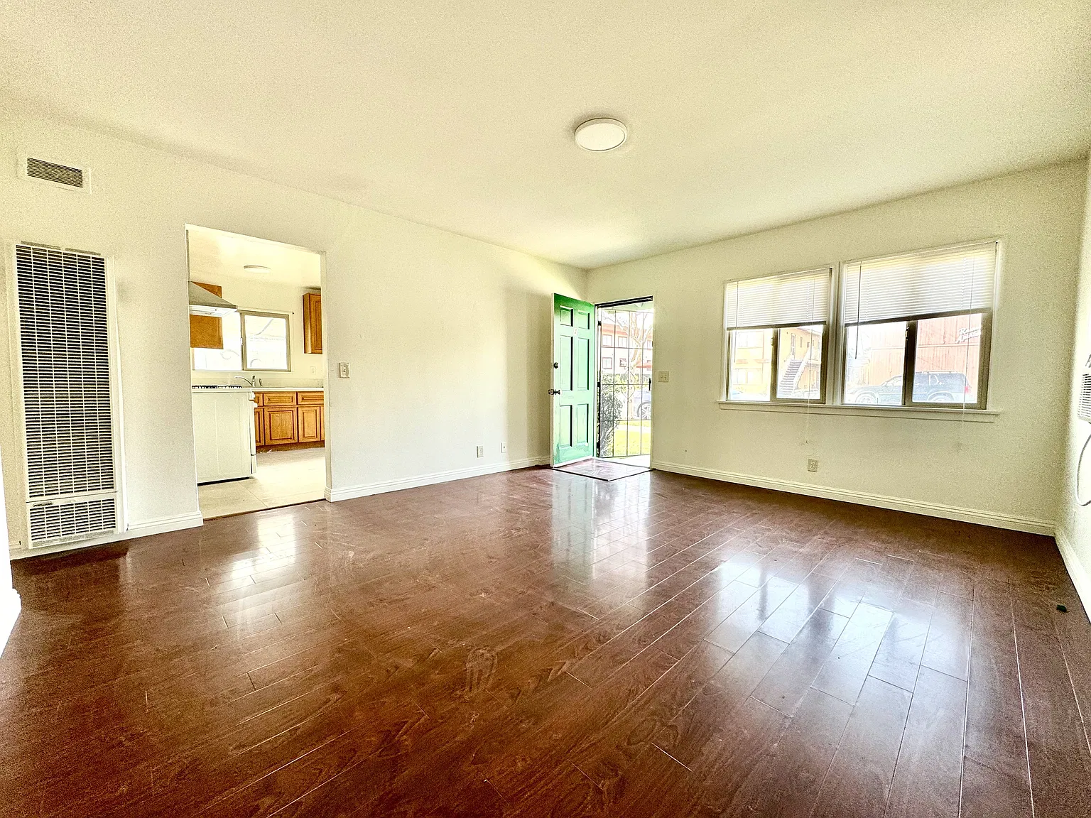 2 bed, 705 sqft, $2,175 — Photo 3