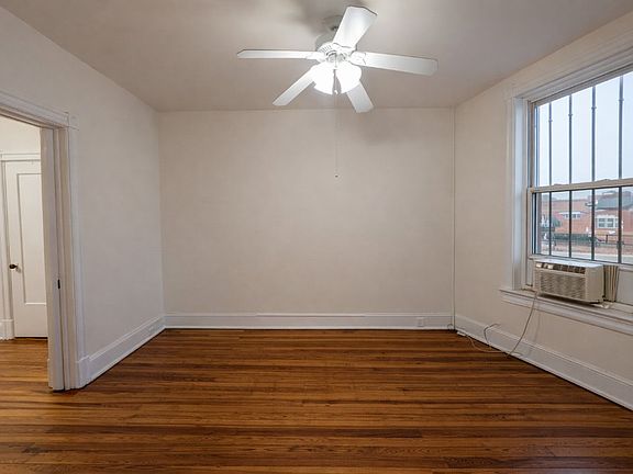 3rd image of 709 15th St NE