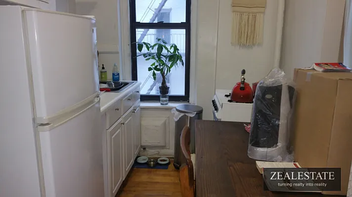 Rented by ZealEstate Group Inc | media 33