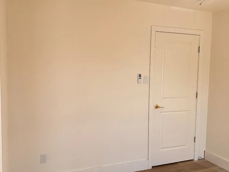 410 Randall St — Photo 11