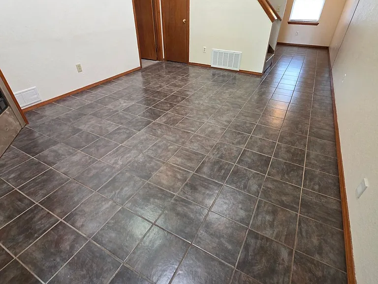 621 Stoneridge Dr — Photo 6