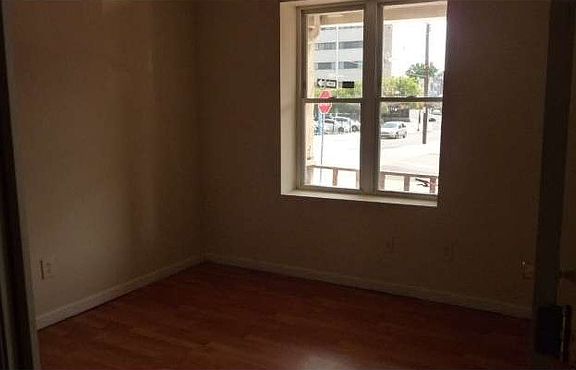 5th image of 3258 N Carlisle St #23