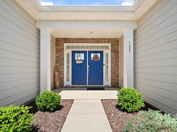 3rd image of 125 Margo Ln