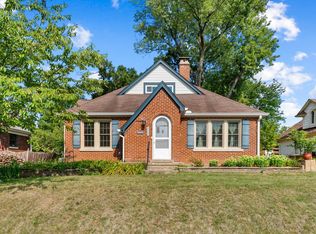 1127 Bellevue Ave, Elgin, IL 60120