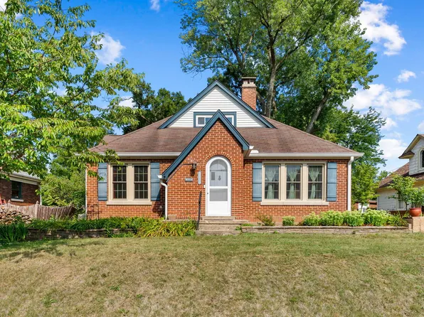 1127 Bellevue Ave, Elgin, IL 60120