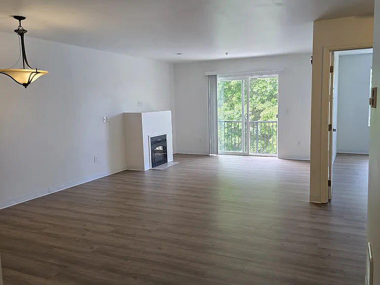 108 Factory Ave N #3C — Photo 9