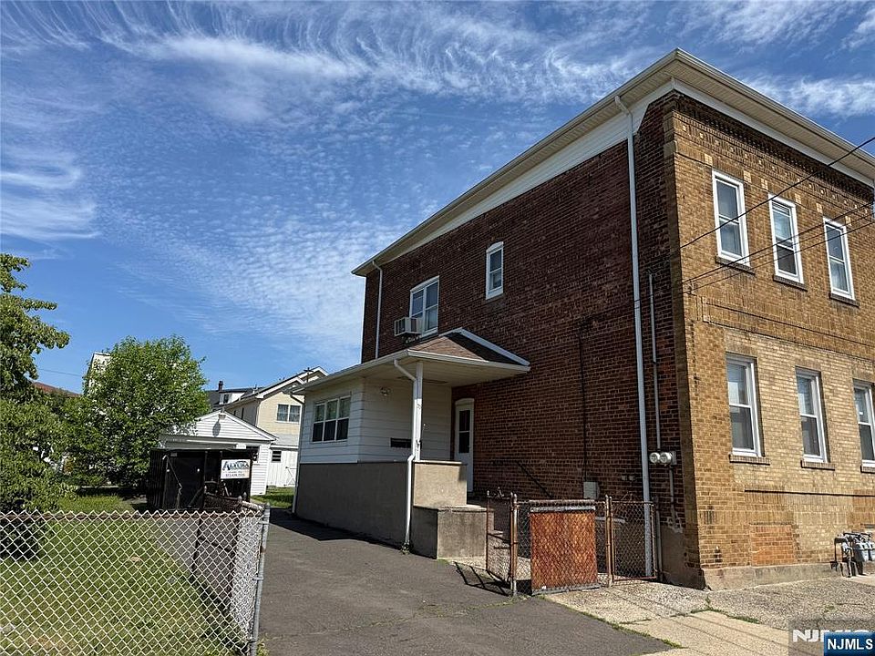 2nd image of 33 Gaston Ave
