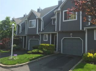 13 Eagle Ridge Way, Nanuet, NY 10954