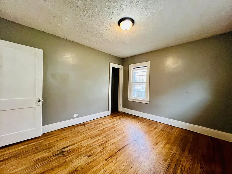 3542 W 119th St #2 — Photo 10