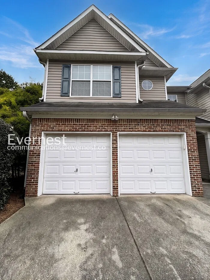 3 bed, 3.0 bath, 1868 sqft, $2,095 — Photo 2