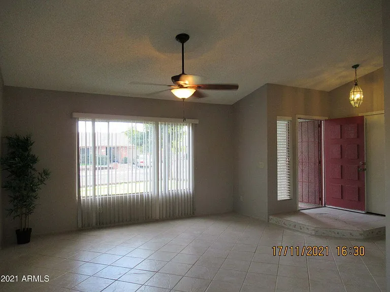 2324 W Highland Ct — Photo 9